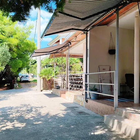 Helena ロバニスカ