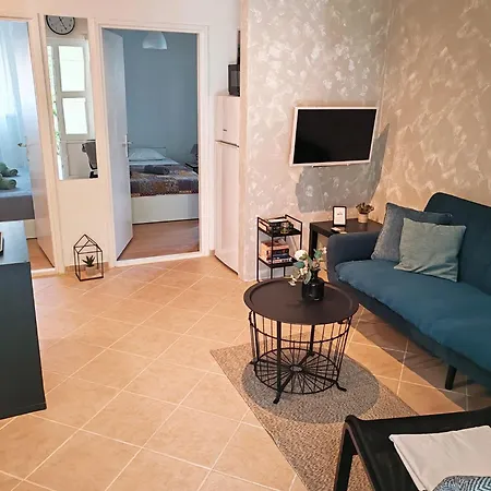 Helena * ロバニスカ