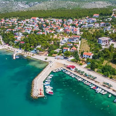 Helena Appartement *